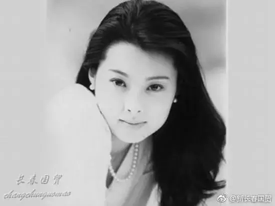 袁立年輕時的舊照