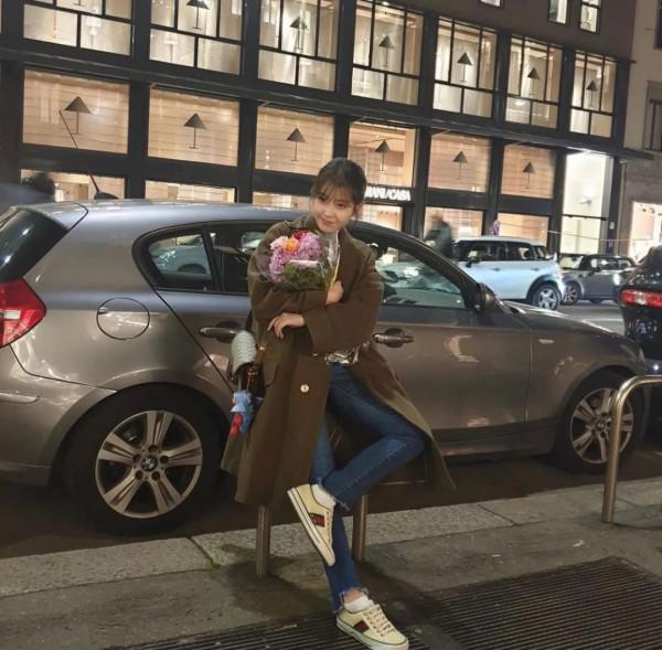 韓星街拍 | 蛀牙警告！IU的街拍怕是比她的歌還要甜