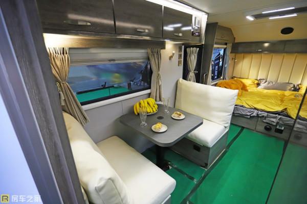 豪華內飾越野配置，黑系HQ19越野拖掛房車