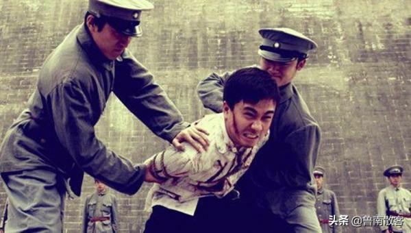 山東滕縣九區區長李彥召率部轉移途中被俘，被日軍殺害於巨梁橋