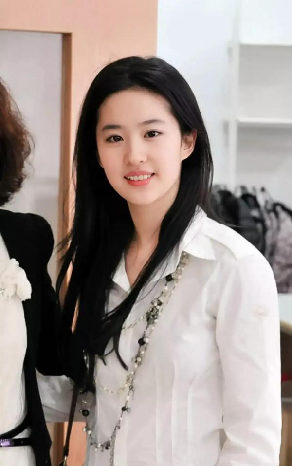 無可挑剔的劉亦菲