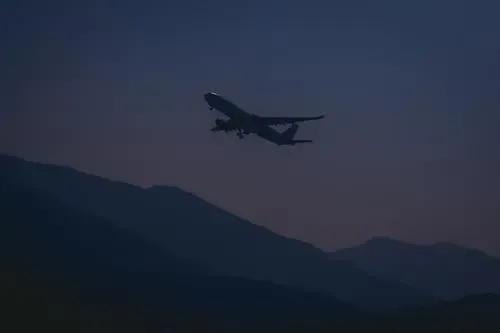 深夜，絕密任務：為周恩來總理撒骨灰（空軍機械師李連生口述）