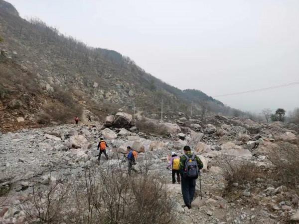 徒步白雲寺渡槽一一絕壁大梯一一上白雲一一白雲寺 徒步白雲寺渡槽一一絕壁大梯一一上白雲一一白雲寺