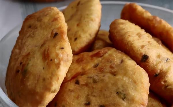 想吃油餅不用買,教你在家就能做,味道鹹香,吃著乾淨衛生更放心 想吃油餅不用買,教你在家就能做,味道鹹香,吃著乾淨衛生更放心