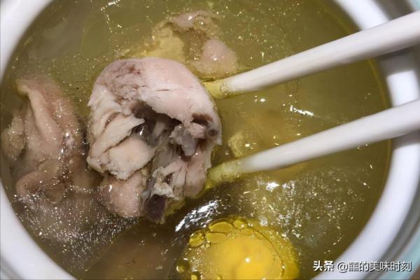 安徽無人不知的一家店，小夥子點了7個菜嫌太貴，評論區卻一邊倒