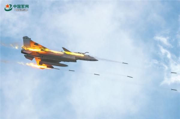 戰鬥,在雲端打響——南部戰區空軍航空兵某旅實彈射擊訓練掠影 戰鬥,在雲端打響——南部戰區空軍航空兵某旅實彈射擊訓練掠影