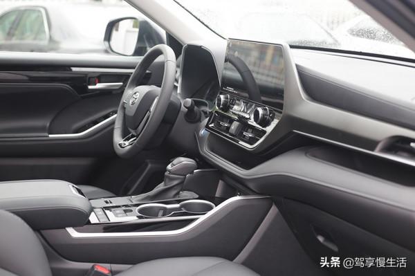 6月25日將上市 內外煥新,搭載2.5L混動系統,全新漢蘭達到店實拍 6月25日將上市 內外煥新,搭載2.5L混動系統,全新漢蘭達到店實拍