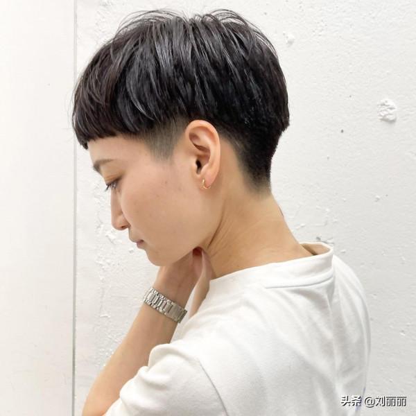 髮型別再亂剪了，新人氣女發20款送給大家，很美很心動