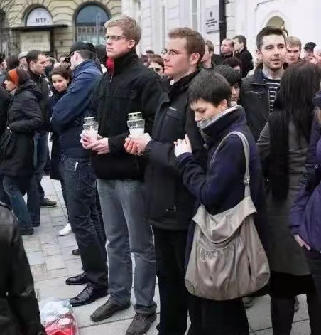 2010年，波蘭總統專機在俄墜毀，89名高官全遇難，兩國陷入口水戰