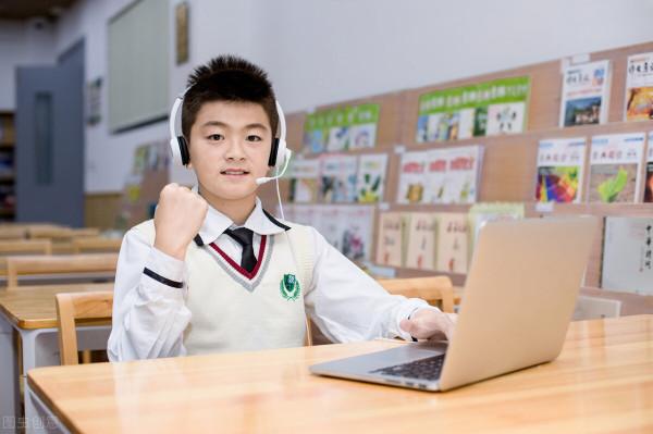 2022男寶寶起名字大全，平步青雲，直上九霄的男孩名字大全