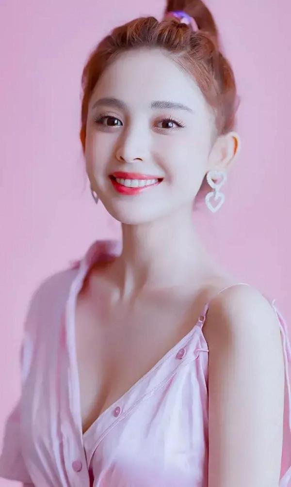 嫵媚動人的娜扎