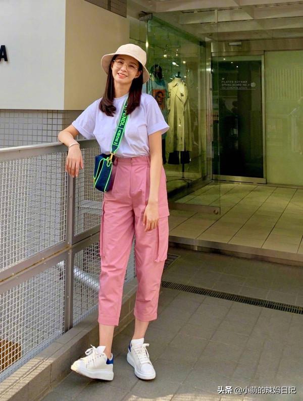 扔掉你的打底褲吧！今年穿褲子流行“小腿露一截”，顯腿長還時髦