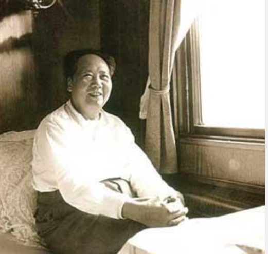 55年浙江一農民朝毛主席專列扔石頭，被捕後，該如何處置？