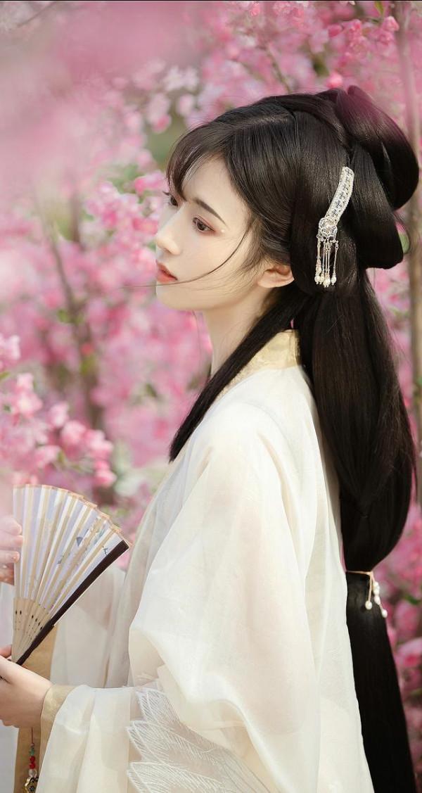 皇甫冉很好背的一首詩,入選《唐詩三百首》,短短4句情深意重 皇甫冉很好背的一首詩,入選《唐詩三百首》,短短4句情深意重