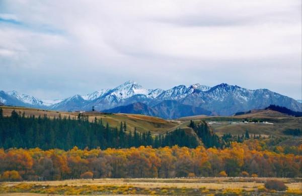 青海與甘肅交界，有座寶藏小縣城，幾乎包攬了兩地最美的風景