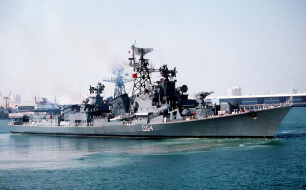 局勢有變？印度軍艦爆炸；美國軍售大跌；英國首相將被趕下臺？