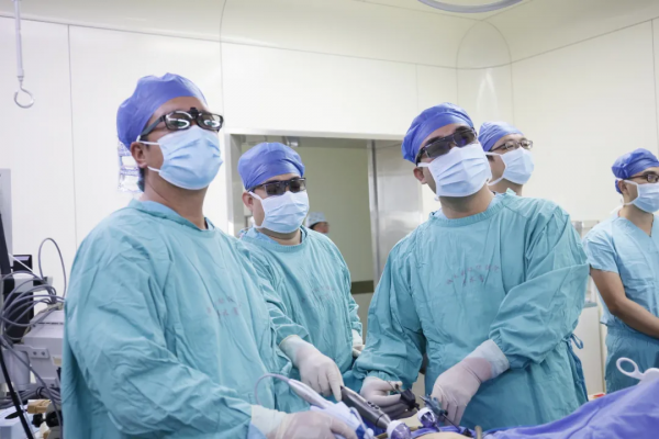 我院完成首例全腹腔鏡直腸癌切除術