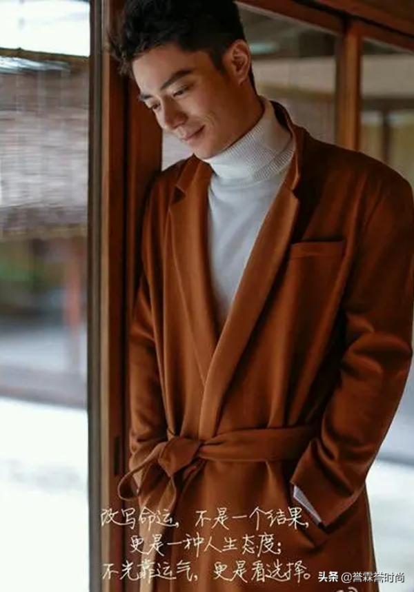 42歲霍建華這是要走哪種時尚路線?光頭配西裝,這氣質模仿不來 42歲霍建華這是要走哪種時尚路線?光頭配西裝,這氣質模仿不來