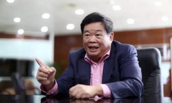 “撤資”成常態？棄美籍扔綠卡，華人富豪撤資歸國，美國損失千億