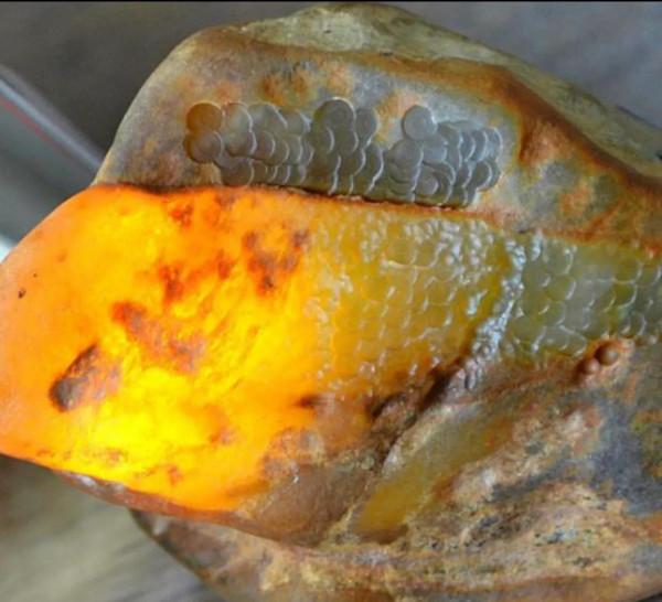 翡翠的天敵——涼水石，翡翠的金牌替身，各方面都太像了