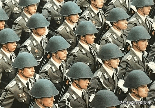 “東德除了鐵十字什麼都繼承了,西德除了鐵十字什麼都沒繼承”? “東德除了鐵十字什麼都繼承了,西德除了鐵十字什麼都沒繼承”?