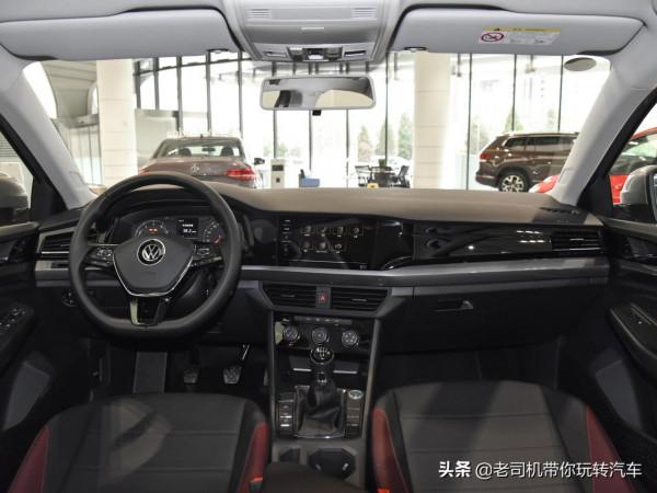 中低配啥都有，9.88萬起合資車，油耗5.8L，實拍大眾寶來