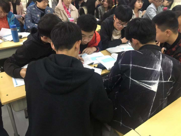 供一個本科生讀4年書，到底要花多少錢？普通家庭會有壓力