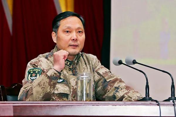 這大概是全軍最牛的中校連長、最老的上校連長，他們都來自陸軍