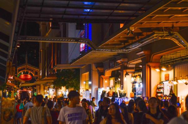 泰國曼谷摩天輪夜市，夜晚流光溢彩，泰國旅遊百分百不會錯過