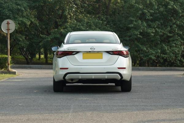 10萬級，國產能對抗合資？奔騰B70、朗逸、軒逸三車對比，見分曉