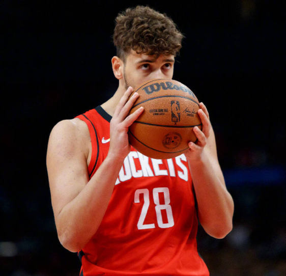 成全沃爾！美媒支招火箭3換3，搭上首輪籤+小路威，換回快船三將