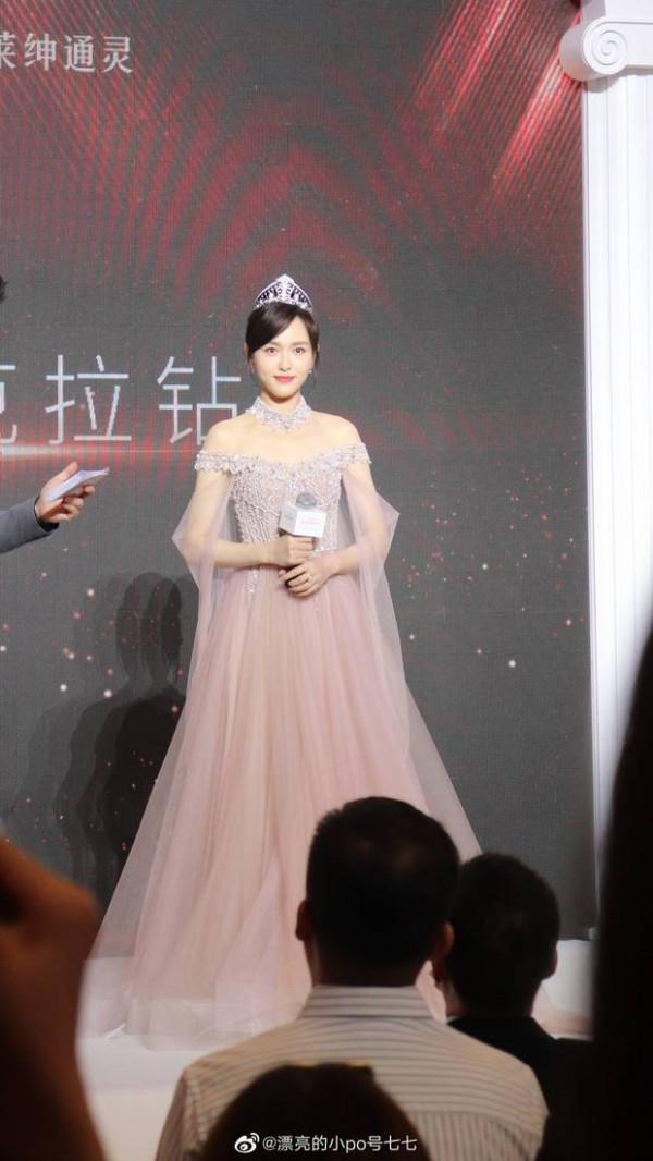 她真的是甜姐一枚