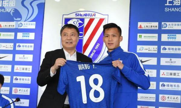 義大利長大的申花小將盼成國腳,“第一次吃火鍋被豬腦花嚇傻了” 義大利長大的申花小將盼成國腳,“第一次吃火鍋被豬腦花嚇傻了”