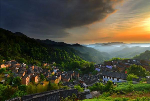 這些“雲端上”的古村落,正過著神仙般的日子,沿途就像走在畫裡 這些“雲端上”的古村落,正過著神仙般的日子,沿途就像走在畫裡