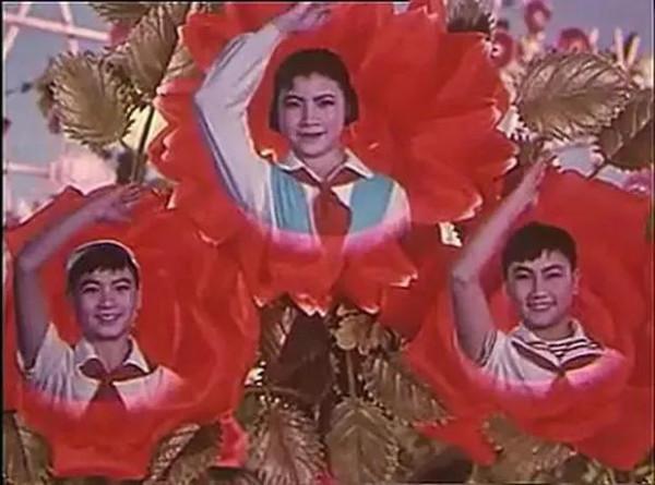 老電影（0542）《三朵小紅花》北京電影製片廠（1965）劇照欣賞