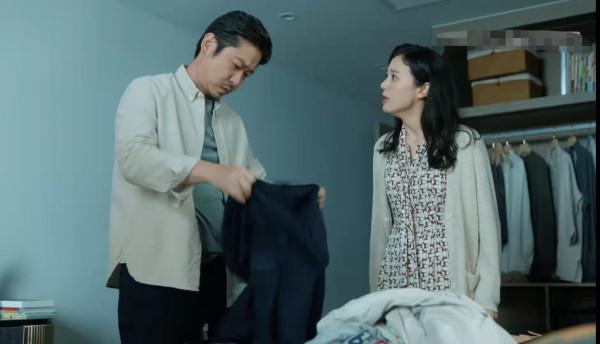 一個女孩哭訴：強勢的母親，沉默的父親，究竟是有多可怕？