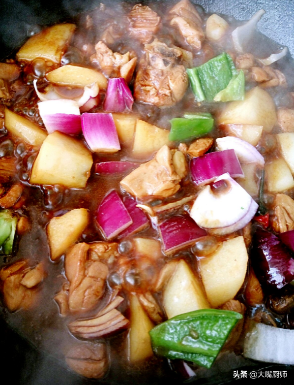 做燒雞塊，別再焯水了，廚師教你2招，雞肉鮮嫩入味，好吃還營養