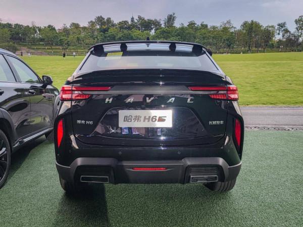 哈弗H6家族又添新車，哈弗H6S亮相，造型太殺馬特