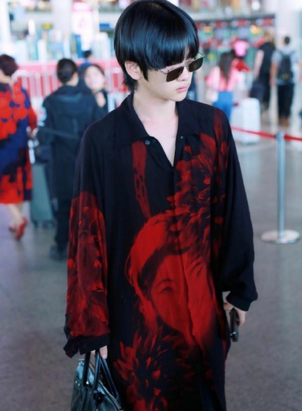 內娛“姨味”男星大PK，誰成了中年婦女，誰成了隔壁大姨？