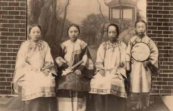 姐姐生孩3天后去世,妹妹續絃,一生未育,孩子長大成一代名家 姐姐生孩3天后去世,妹妹續絃,一生未育,孩子長大成一代名家