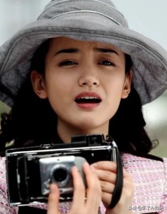 胡歌的同班女同學退圈後，淪為圖書管理員？證明自己的力量