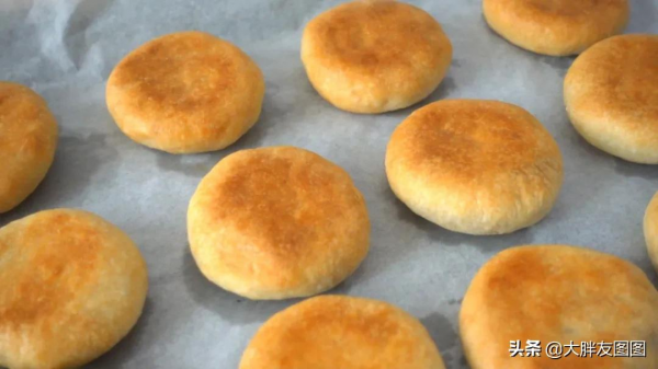 冬天吃栗子正合適,教你做軟皮栗子餅,配方送你,出爐就被搶光了 冬天吃栗子正合適,教你做軟皮栗子餅,配方送你,出爐就被搶光了