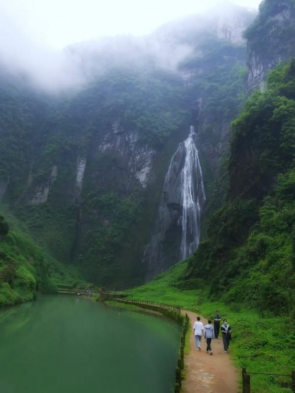 湘西有一條40公里景觀路，還未開發，我自駕後稱其為“最美縣道”