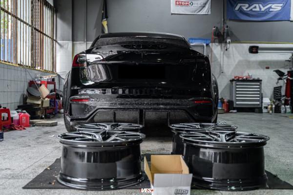 Model 3p頂級改裝案例丨碳纖維的視覺衝擊