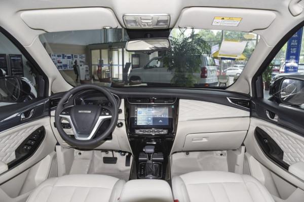 山寨版“埃爾法”！新款長安歐尚科尚曝光，外觀大變樣，能翻身？