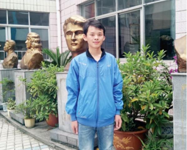 母親離家出走，寒門父親靠低保維持生活，供兒子考上北大