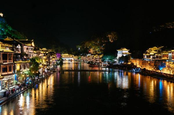 邊城明珠——鳳凰古城的困局