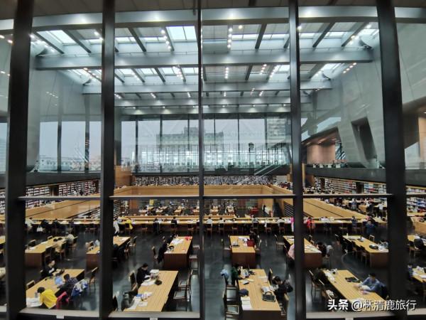 中國這座圖書館被評為亞洲最大，場面恢宏壯觀，看書都成了享受
