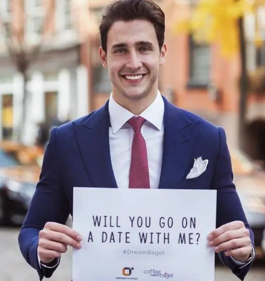 養眼！他是全球最帥男醫生，一頓約會晚餐拍出60萬元