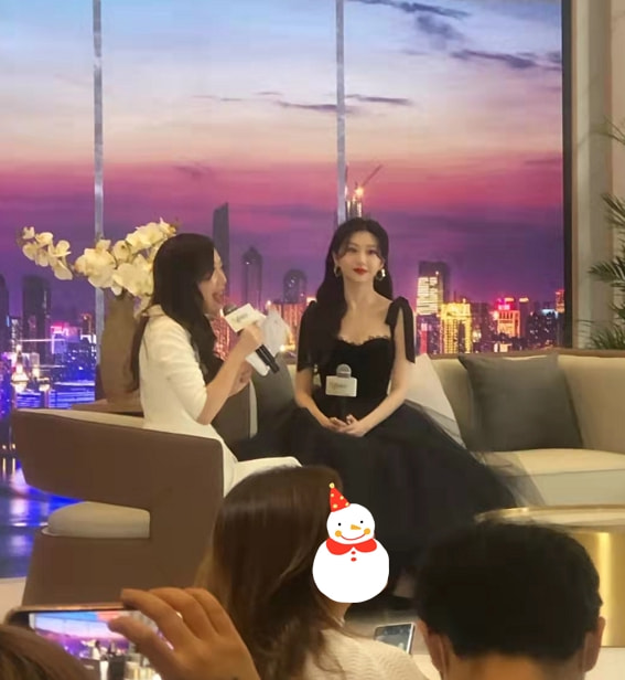 33歲景甜穿黑裙現身活動，生圖被贊人間富貴花，“嬰兒肌”搶鏡